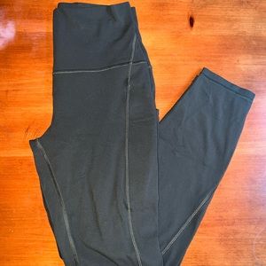 Lululemon align w/ pockets 25”